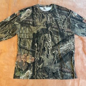 Field and Stream Mossy Oak Camo Long Sleeve Shirt